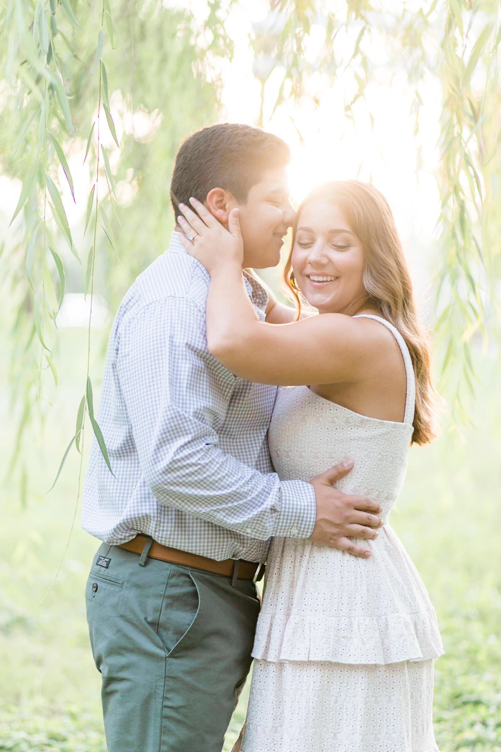 Fort Worth Willow Tree Engagement - briannejohnsonphoto.com